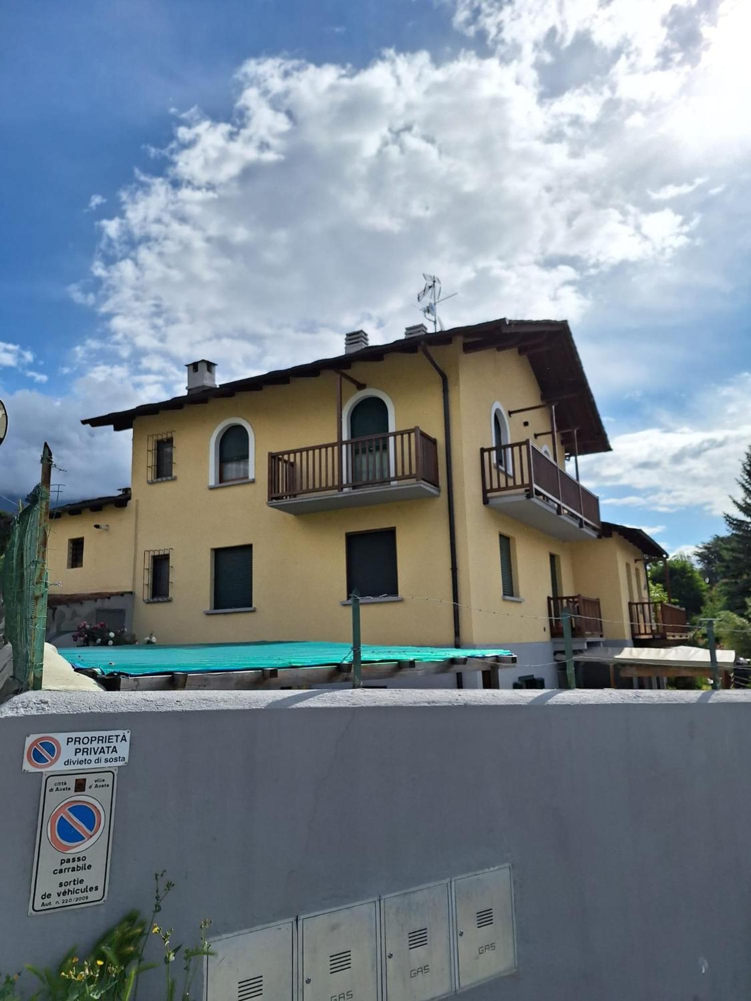 Aosta Holiday Apartments - Edelweiss المظهر الخارجي الصورة